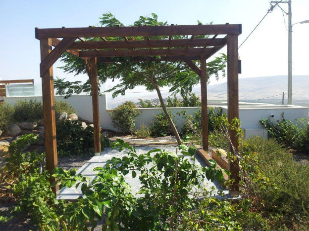 מדוע פרגולה מעץ עדיפה לעומת פרגולה מאלומיניום?